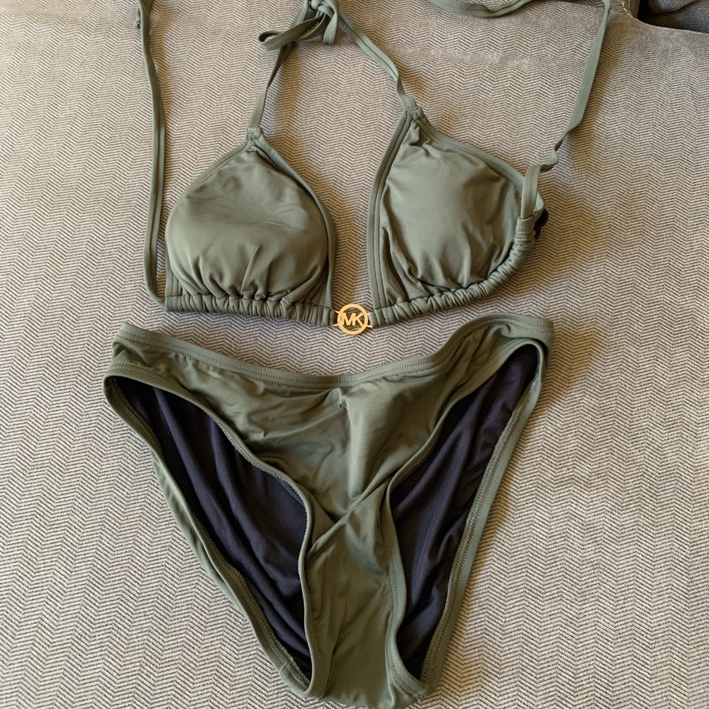 Swimming suit